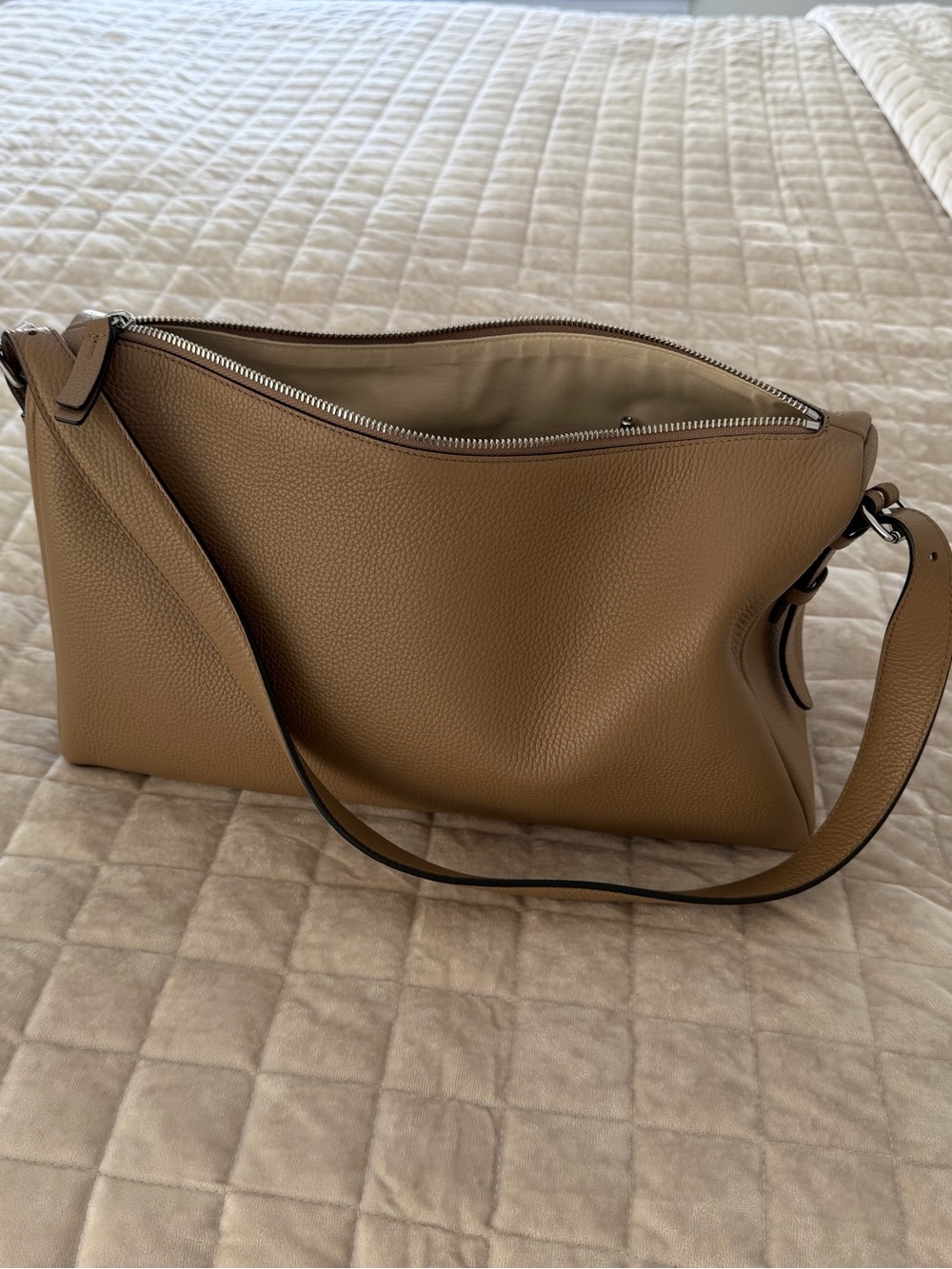 The Horse Lottie Bag - Picture 2 of 11